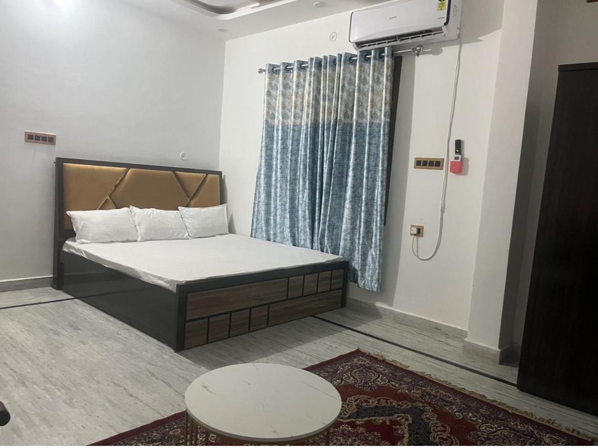 Shri Ram International Home Stay Ayodhya Ngoại thất bức ảnh